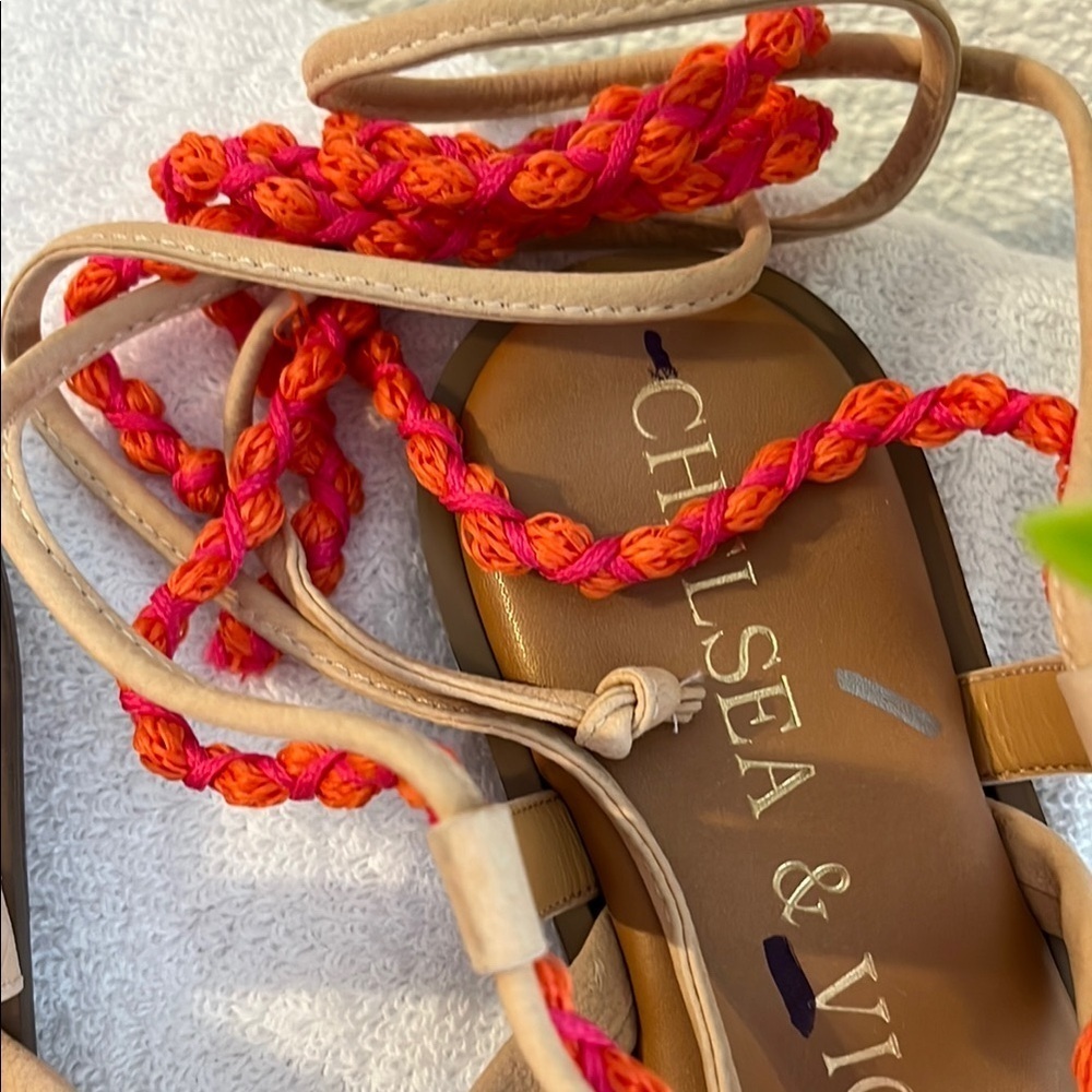 Chelsea & Violet Women's Tan and Red Sandals - Picture 5 of 10